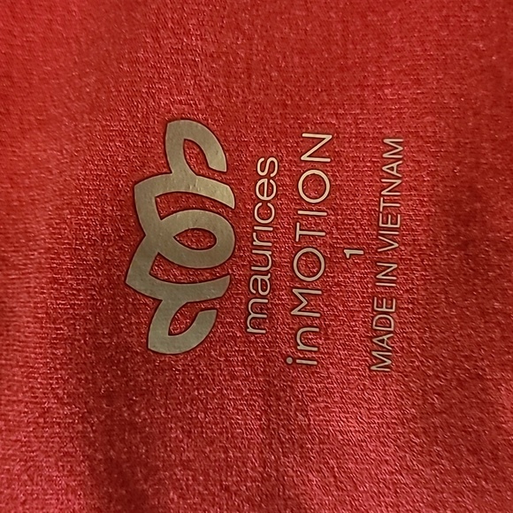 Maurices in motion athletic top size 1X maroon - Picture 4 of 8